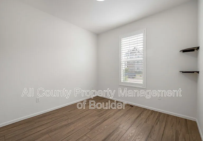 2455 Alpine St — Photo 7