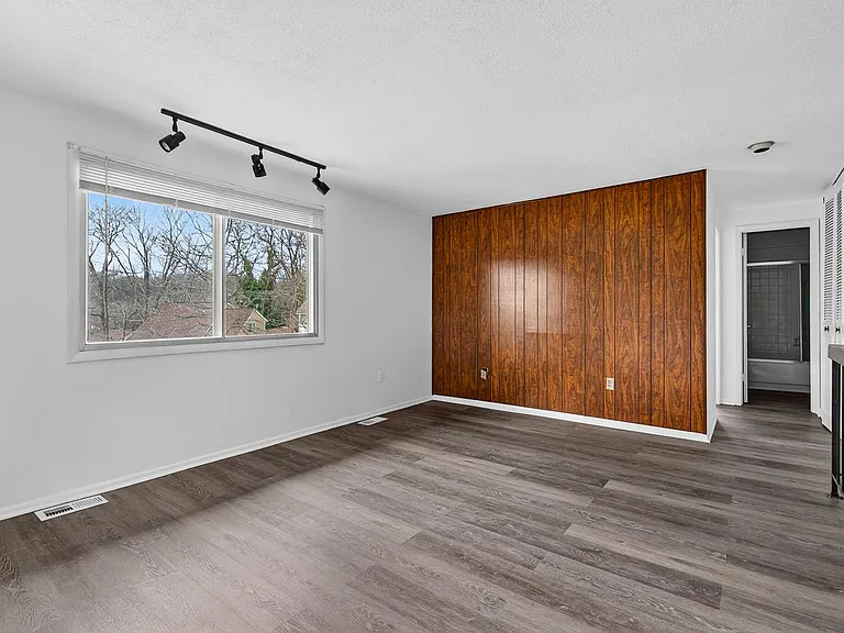 8801 Monmouth Dr — Photo 22