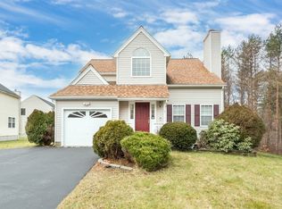 5 Palomino Dr, Franklin, MA 02038