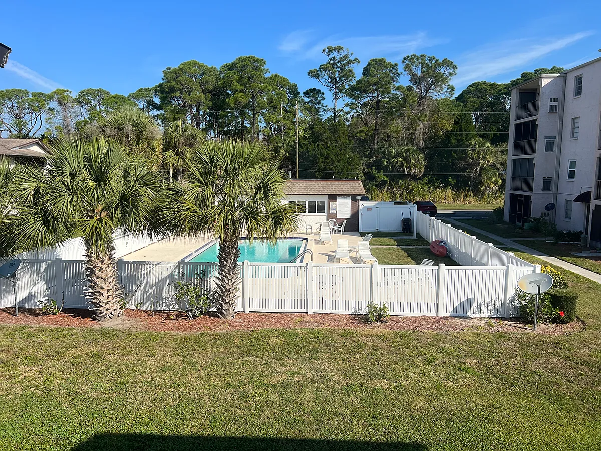 Building Photo - 5521 Bay Blvd #202