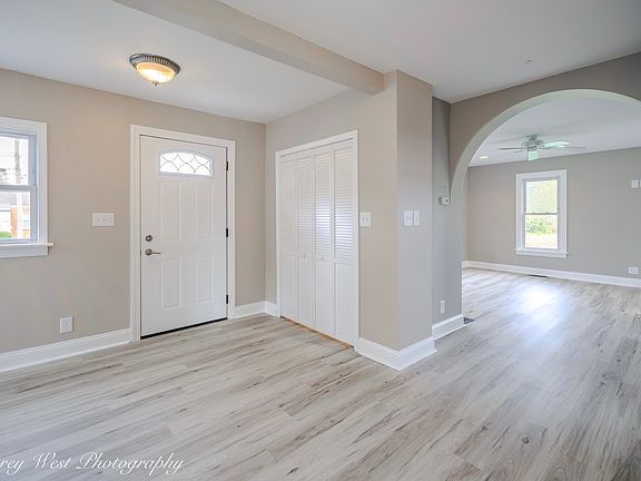 4th image of 230 Sabin St