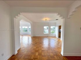 4035 N Meridian Ave