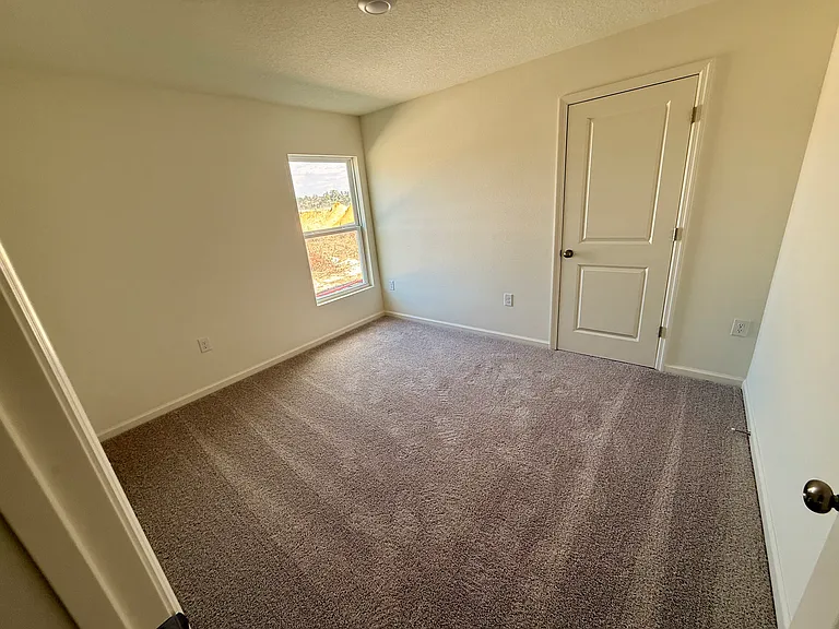 2556 NW 23rd Ave — Photo 7