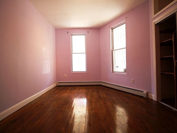 2nd image of 279 Woodbine St