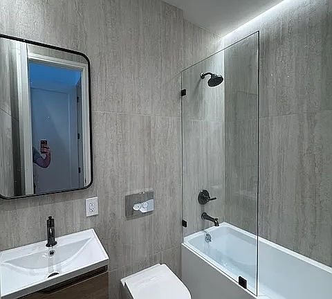 3rd image of 170 Tillary St APT 101