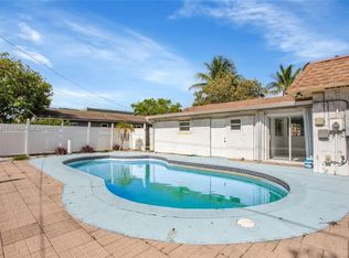 612 SE 8th Ave, Deerfield Beach, FL 33441
