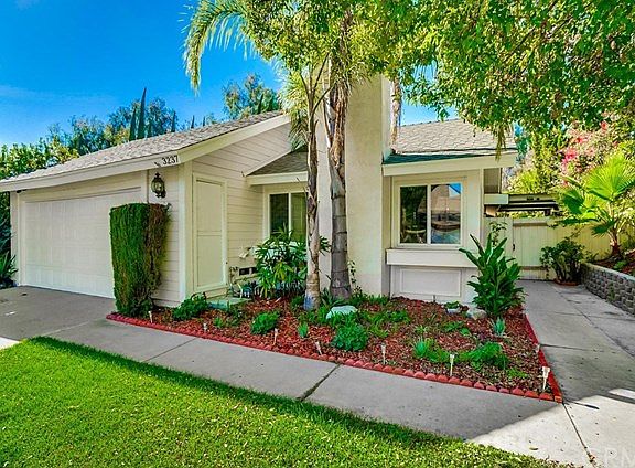 3rd image of 3237 Gabriella St