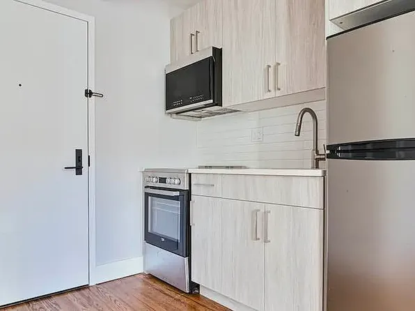 195 Underhill Avenue image 1 of 5