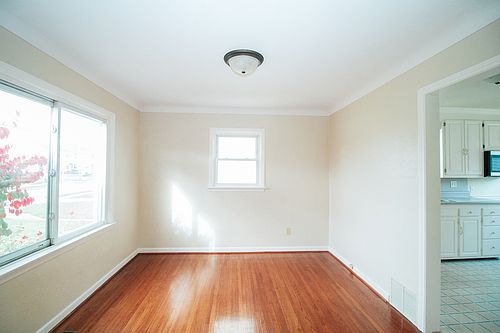 4th image of 4132 Berwick Ave