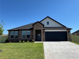 444 W Canada Dr, Farmington, AR 72730