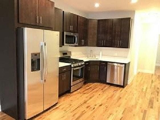 2nd image of 1655 N Richmond St #2