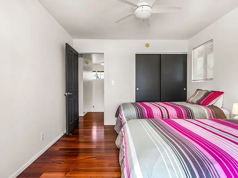 33 Hoe St — Photo 45