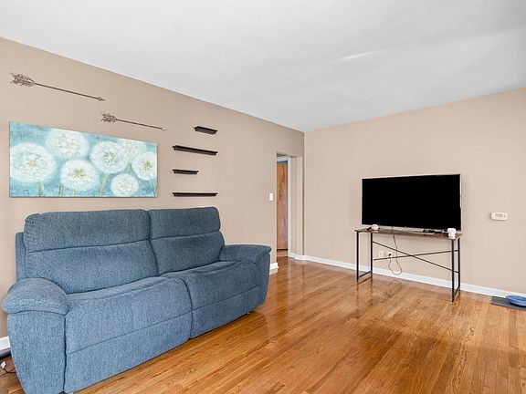 4th image of 2123 32nd St