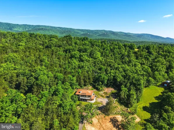 1639 Sugar Hill Rd, Maurertown, VA 22644