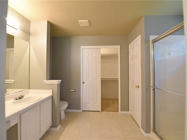2813 Greenlee Dr — Photo 10