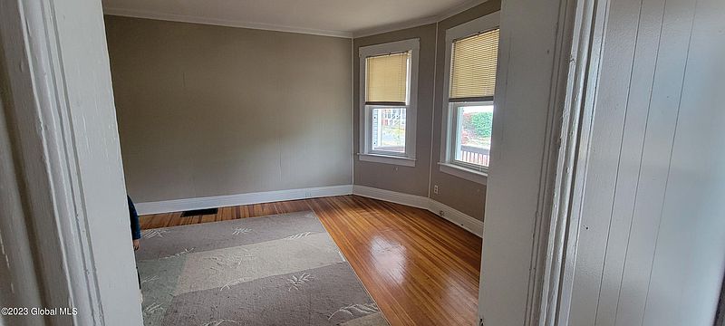 2nd image of 1058 Regent Street