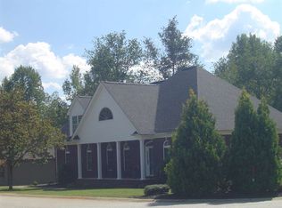 200 Eagles Nest Ct, Taylors, SC 29687