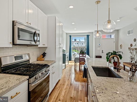 4th image of 1931 E Cumberland St