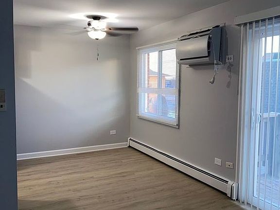 3rd image of 10430 Mayfield Ave APT 1B