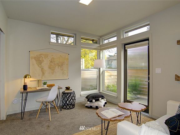 3rd image of 6209 B 9th Avenue NE