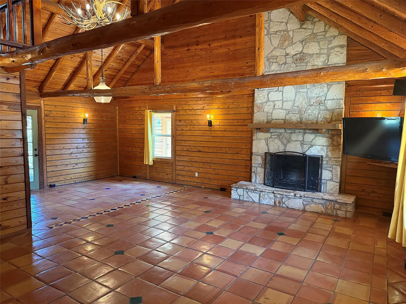 2 bed, 2.0 bath, 1648 sqft, $2,500 — Photo 2