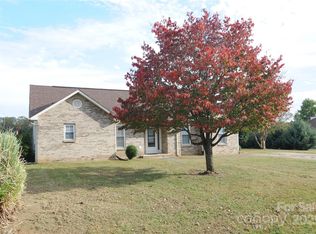 163 Planters Row Rd, Iron Station, NC 28080