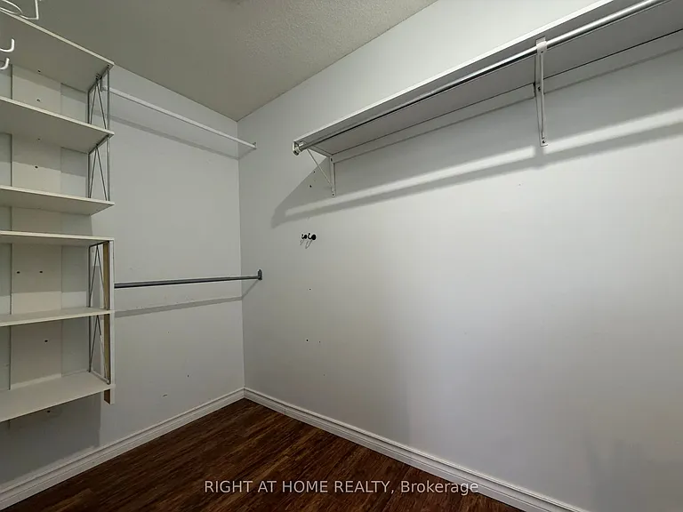 41 Edgemere Dr — Photo 16