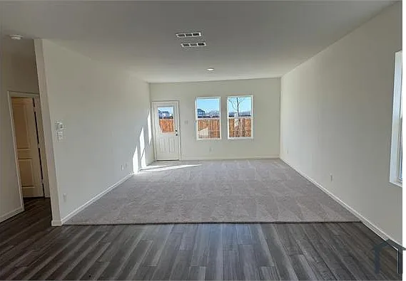 219 Savannah Way — Photo 7