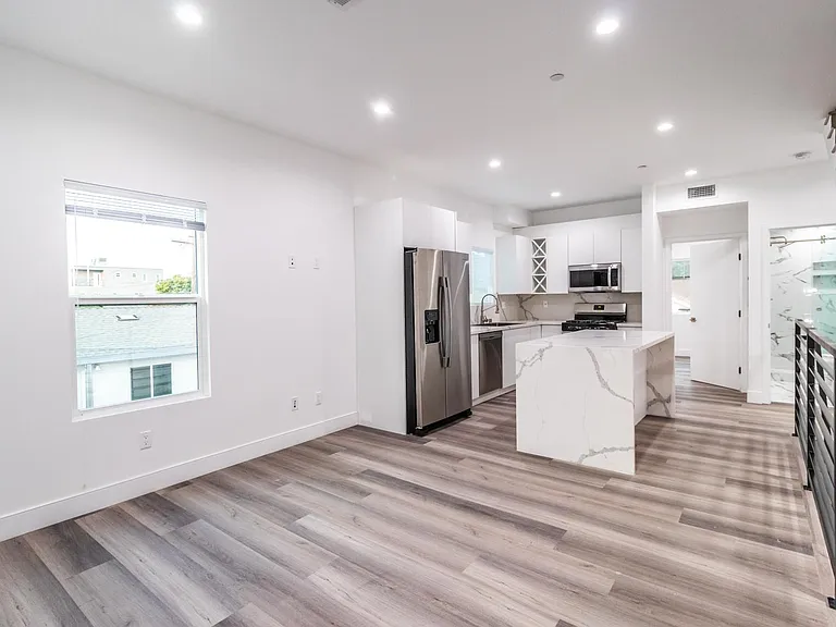 2152 S West View St — Photo 7