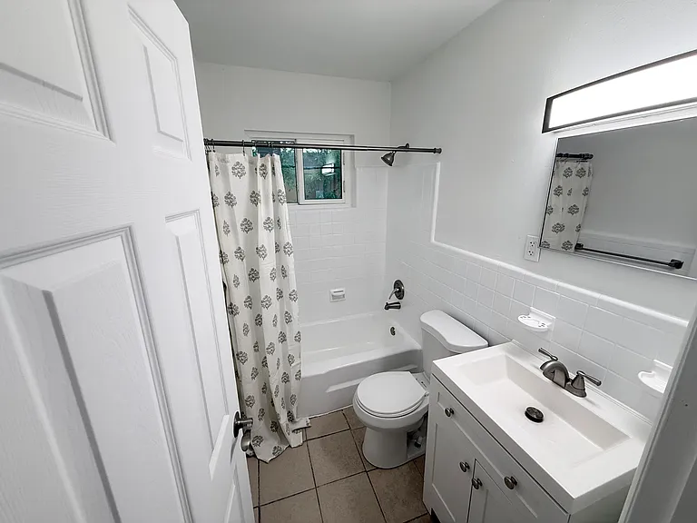 912 SE Tarpon Ave — Photo 15