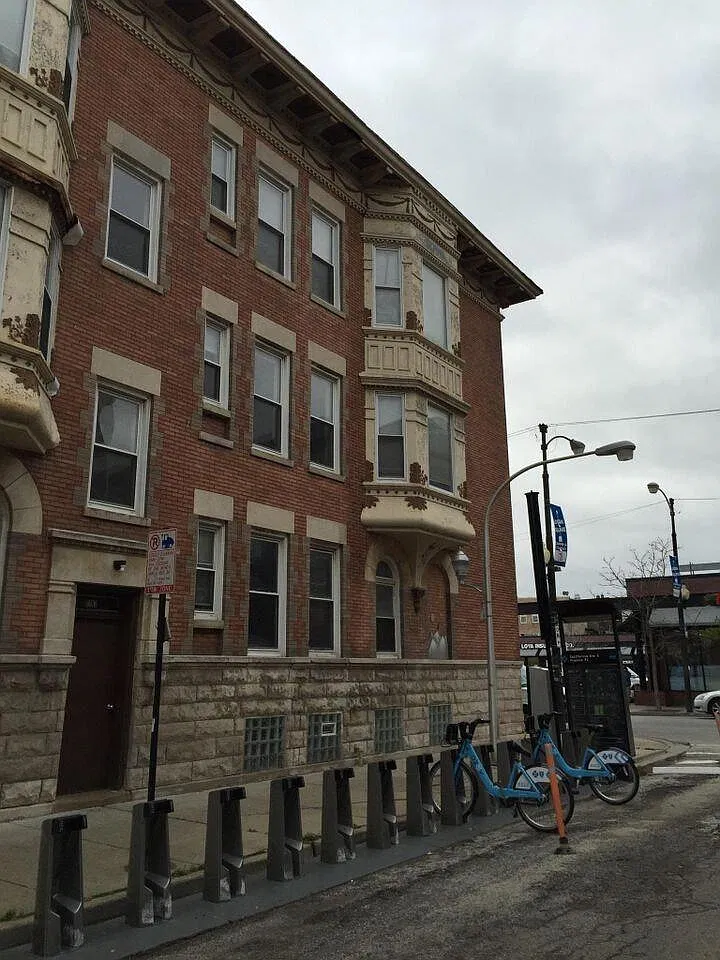 2 bed, $2,200 — Photo 1