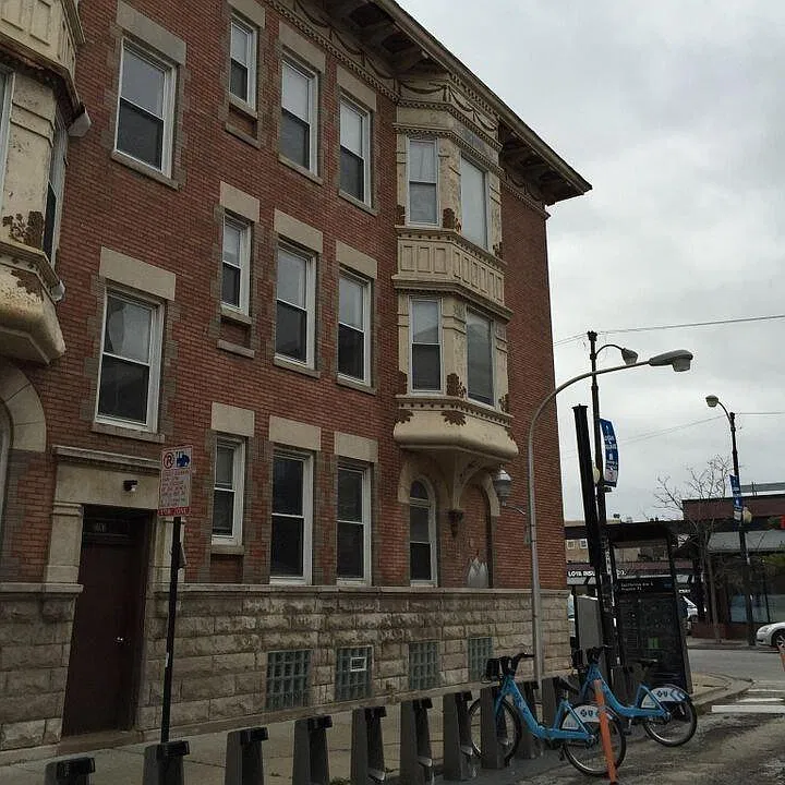2017 N California Ave #2