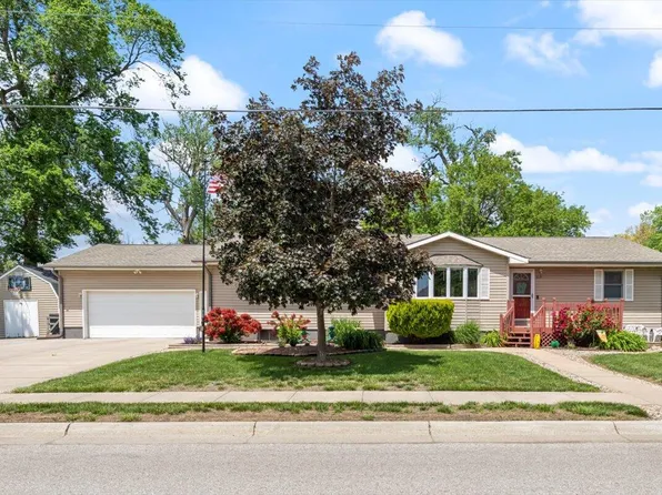 610 Avenue Q, Carter Lake, IA 51510