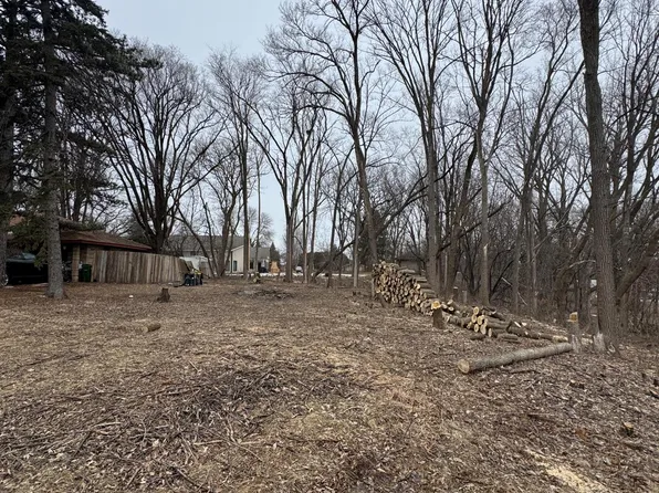 1395 County Road East W, Saint Paul, MN 55112