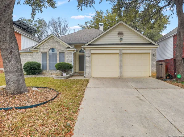 8831 Brae Park Dr, San Antonio, TX 78249