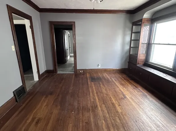 4004 E 147th St, Cleveland, OH 44128