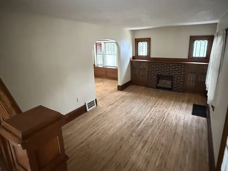 1149 Brown St — Photo 2