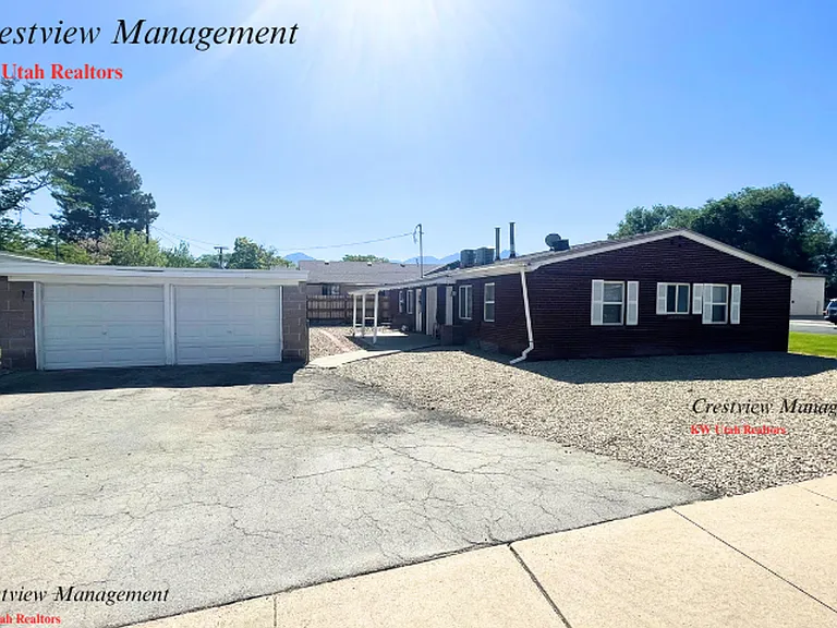 Claybourne Duplex — Photo 3