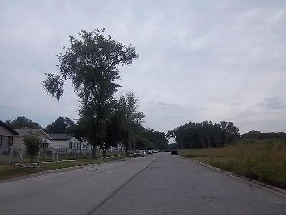 4th image of 14901 Sacramento Ave