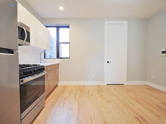 5th image of 565 Saint Johns Pl #2L