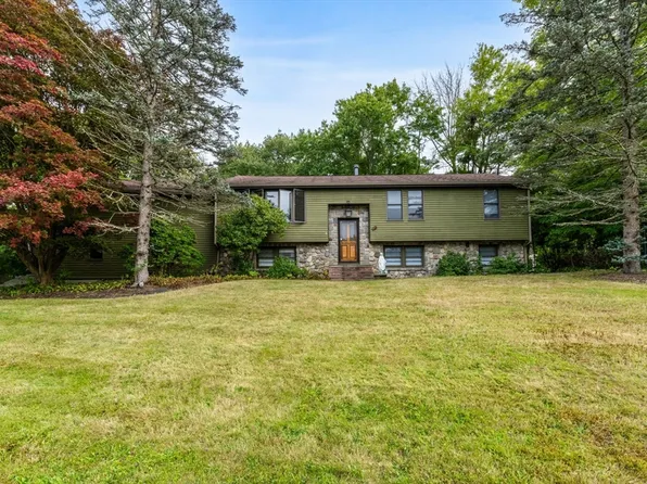 9 Karen Ln, Abington, MA 02351