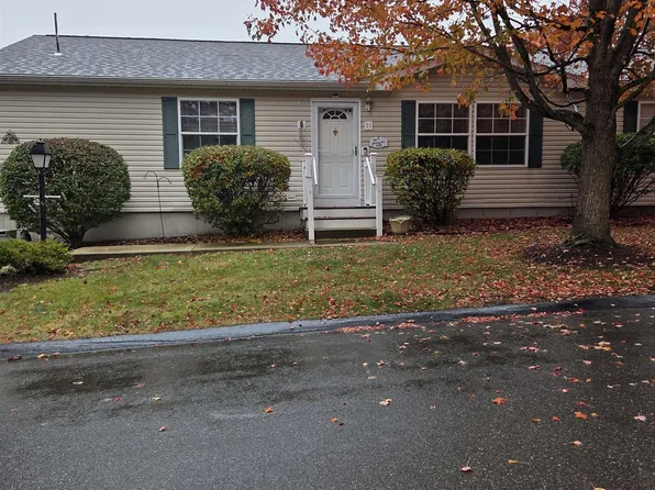 11 Stagecoach Way, Manchester, NH 03104