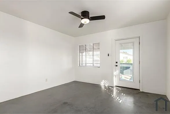 2 bed, 700 sqft, $1,595 — Photo 2