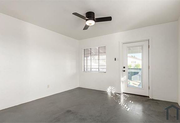 2nd image of 2452 E Amelia Ave #1