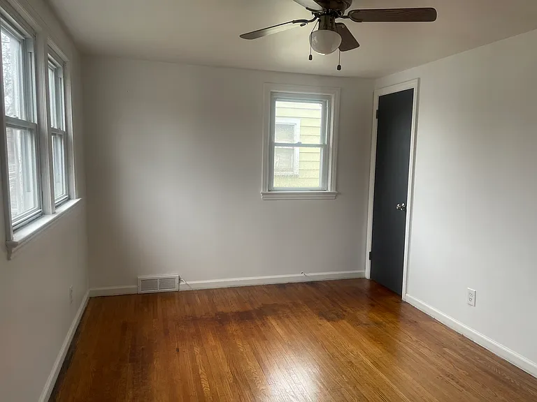 594 Mount Read Blvd — Photo 7