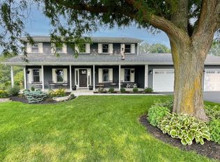 12293 Whispering Winds Dr, Roscoe, IL 61073