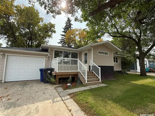 20 Scott CRESCENT, Weyburn, SK S4H 1T6