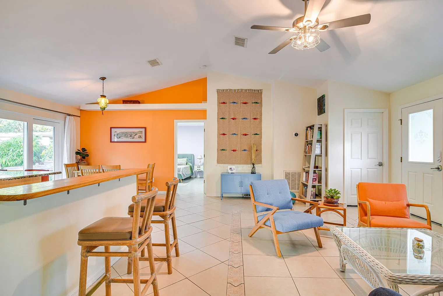 2 bed, 2.0 bath, 1194 sqft, $4,741 — Photo 4