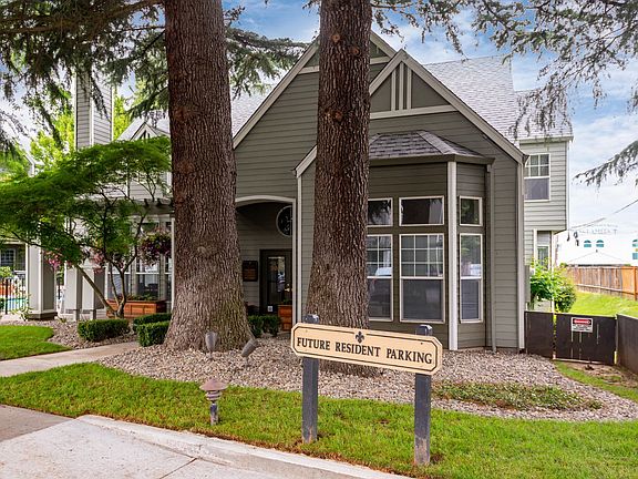2nd image of 20454 NE Sandy Blvd #46