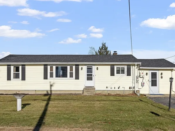 9 Chace Ave, Pepperell, MA 01463